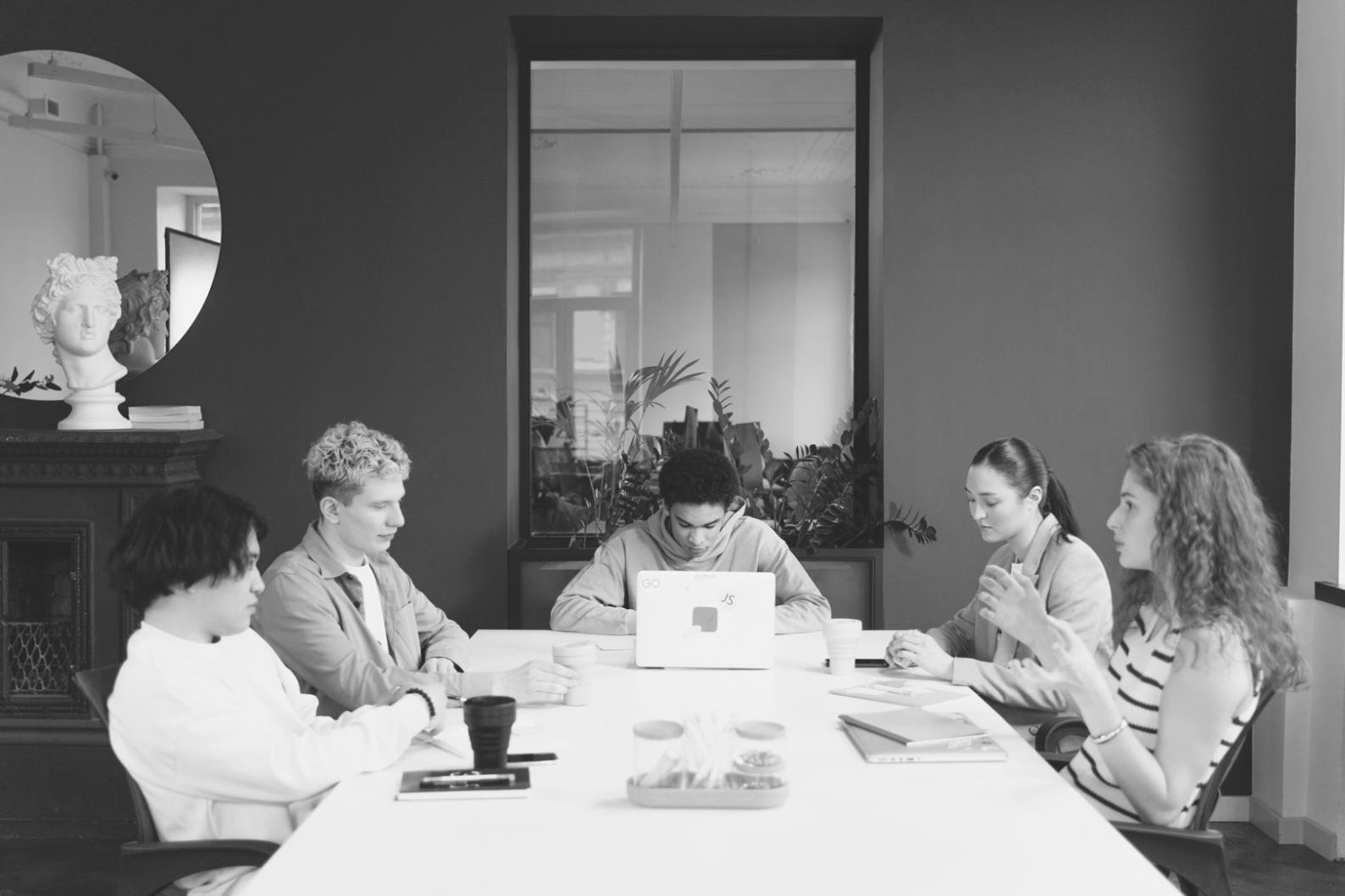 Team bravionelura durante una sessione di consulenza personalizzata con cliente